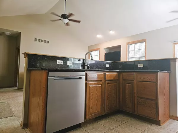 Dixon, IL 61021,1670 Overlook DR