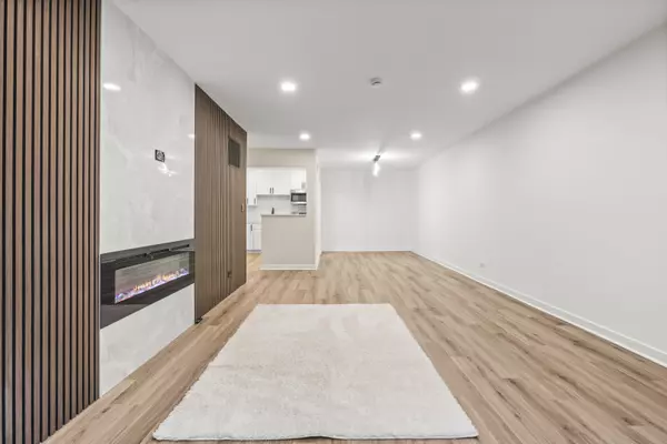 Rolling Meadows, IL 60008,5100 Carriageway DR #308