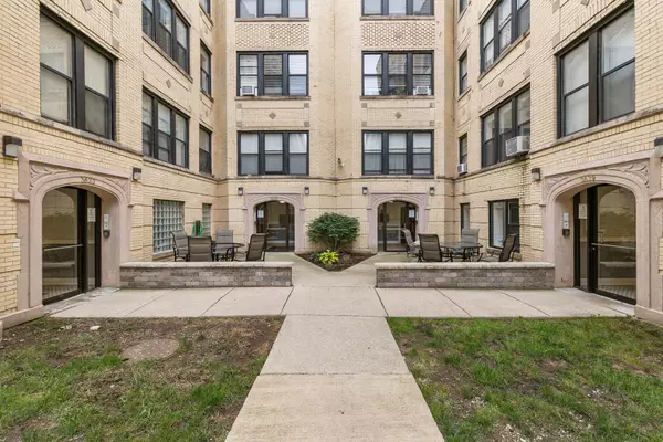 3635 W Dickens AVE #1A, Chicago, IL 60647