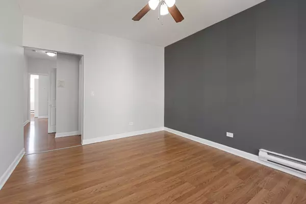 Chicago, IL 60647,3639 W Dickens AVE #2A