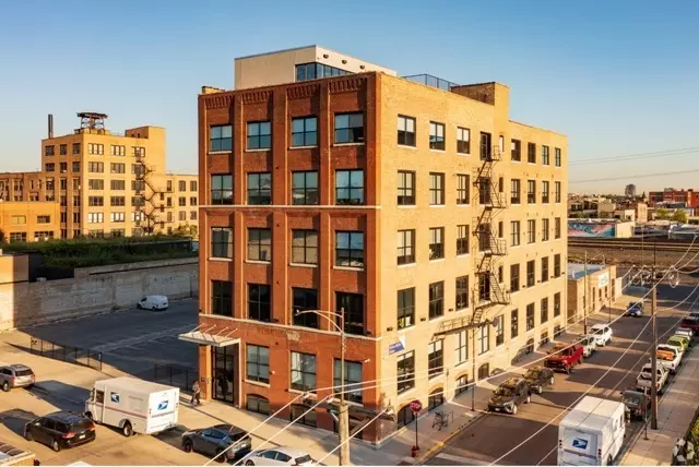 Chicago, IL 60607,1500 W Carroll AVE #1ST-FLOOR