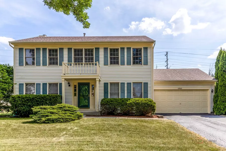 6965 Bentley DR, Gurnee, IL 60031