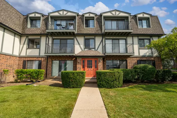104 Steeple DR #C, Buffalo Grove, IL 60089
