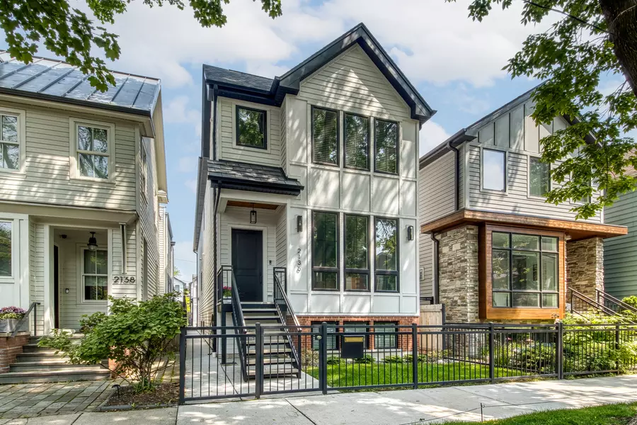 2136 W Melrose ST, Chicago, IL 60618