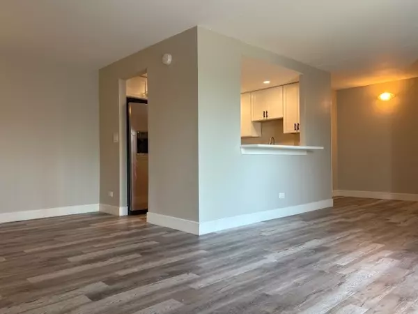 Schaumburg, IL 60193,1463 Mercury DR #408