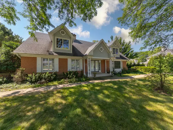 Oak Brook, IL 60523,20 Chatham LN