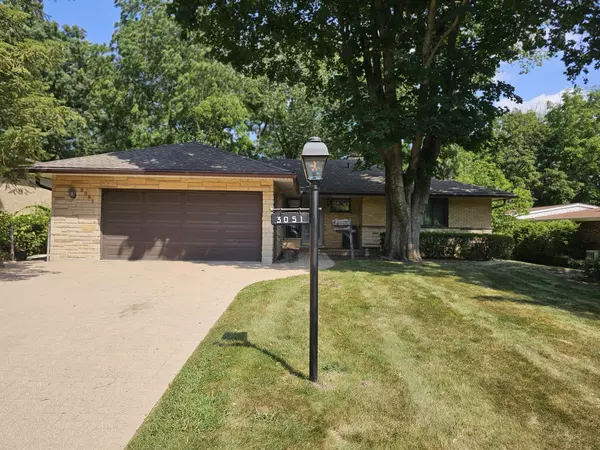 3051 Dato AVE, Highland Park, IL 60035