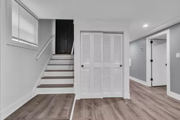 Chicago, IL 60659,2424 W Hollywood AVE #3
