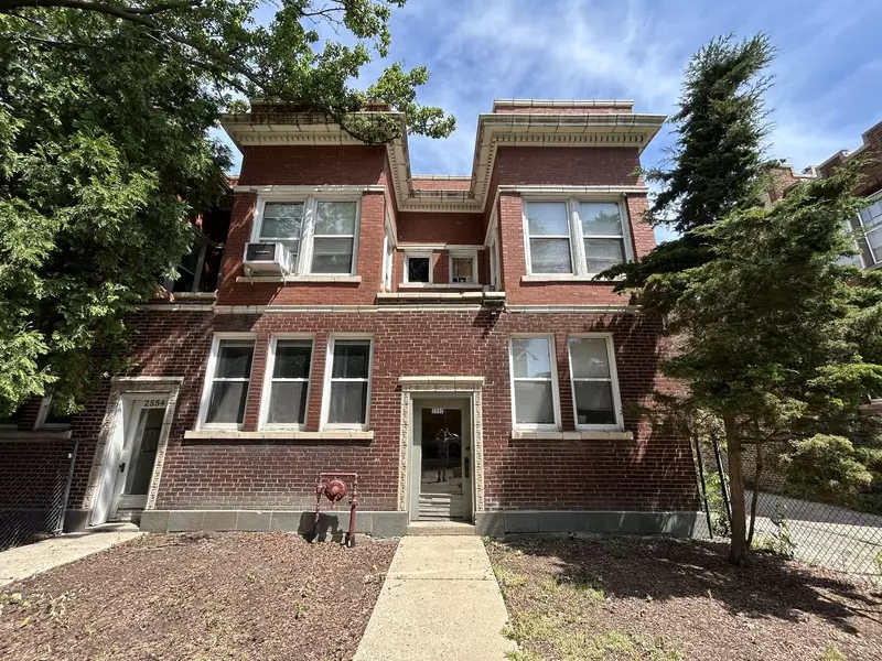 2554 W Eastwood AVE #1, Chicago, IL 60625