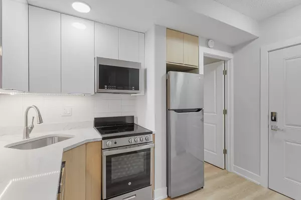 Chicago, IL 60660,6026 N Winthrop AVE #4A