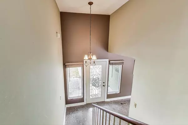 Palatine, IL 60067,161 E Old Bridge RD