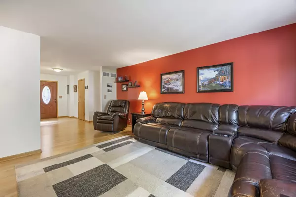 Carol Stream, IL 60188,1N120 Darling ST