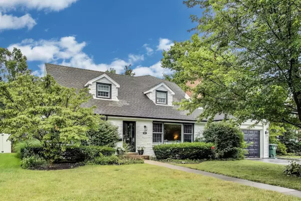 Glenview, IL 60025,2122 Dewes ST