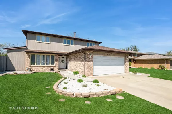 8036 S Fawn TRL, Justice, IL 60458