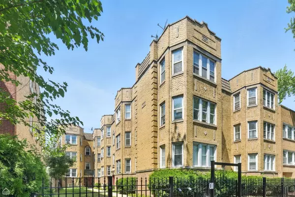6214 N Mozart ST #3E, Chicago, IL 60659