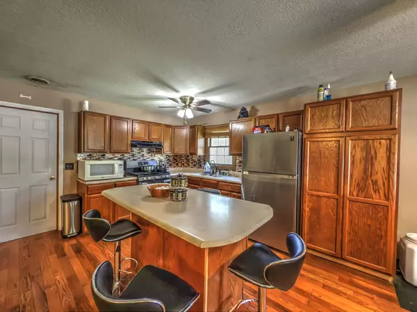Watseka, IL 60970,557 N 5th ST