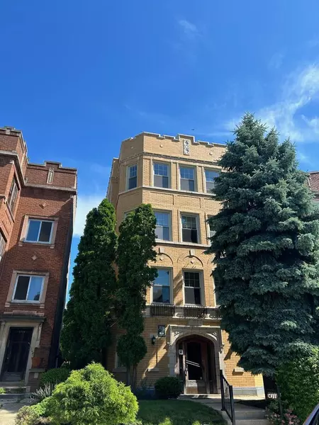 2720 W Winnemac AVE #3, Chicago, IL 60625