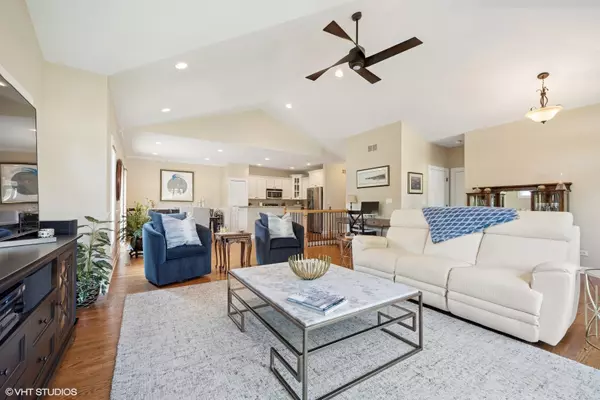 Wauconda, IL 60084,240 Regency CT