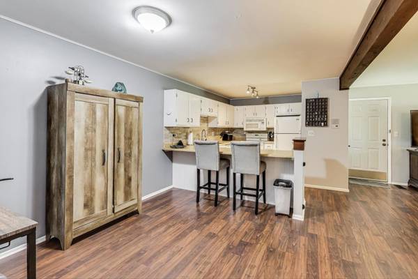 Crystal Lake, IL 60014,963 Golf Course RD #3