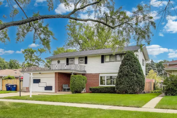 Des Plaines, IL 60016,511 Bedford LN