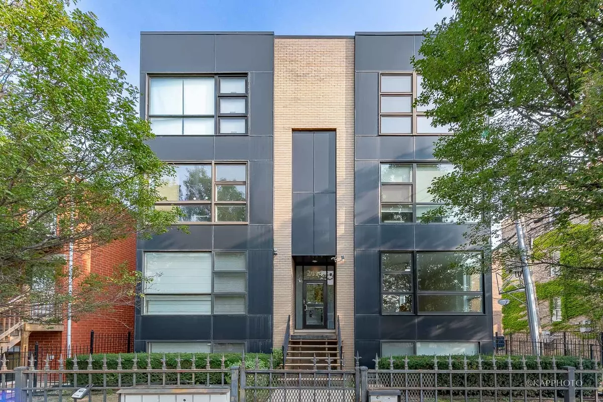 Chicago, IL 60612,2414 W Grenshaw ST #1E