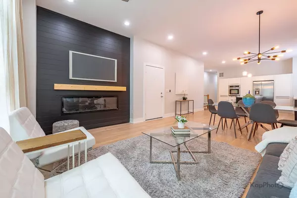 Chicago, IL 60612,2414 W Grenshaw ST #1E