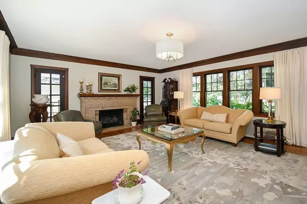 Glen Ellyn, IL 60137,843 Crescent BLVD