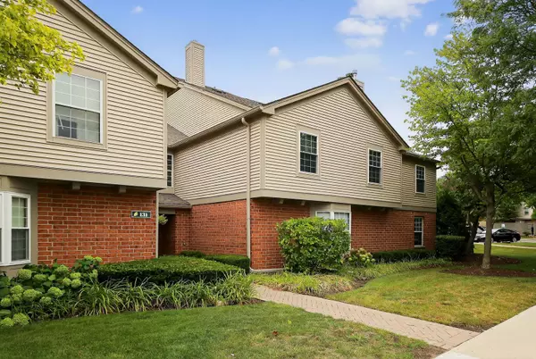 131 Kristin CIR #5, Schaumburg, IL 60195