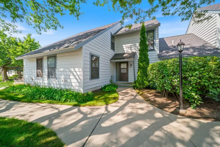 613 DUNHAM RD #613, Gurnee, IL 60031