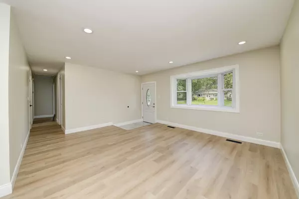Woodridge, IL 60517,2547 Forest Glen Pkwy
