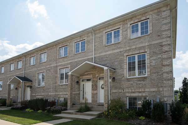 183 N EAST RIVER RD #C1, Des Plaines, IL 60016