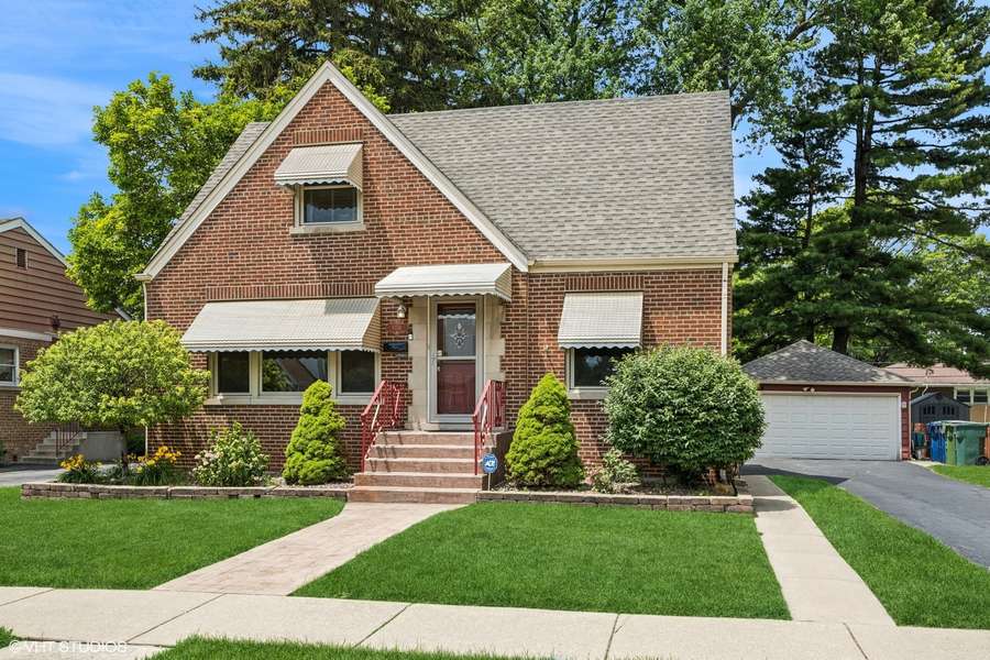 9326 S Millard AVE, Evergreen Park, IL 60805