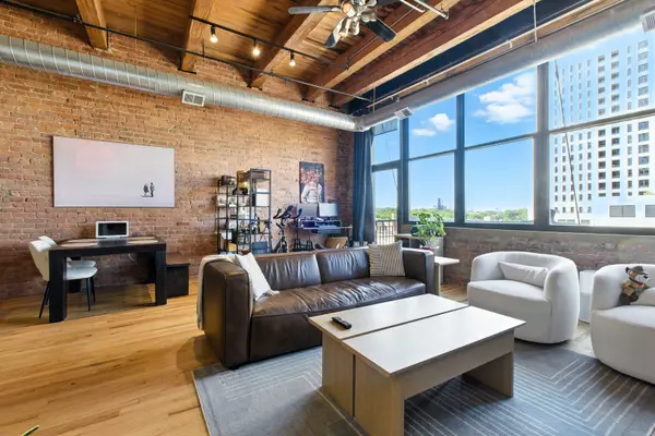 Chicago, IL 60605,1243 S Wabash AVE #401