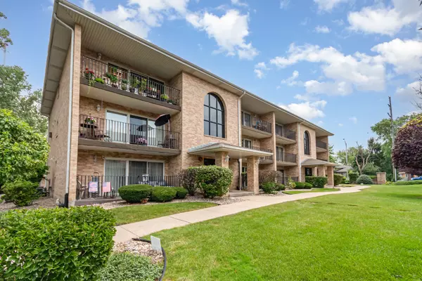 Chicago Ridge, IL 60415,10238 Southwest HWY #2C
