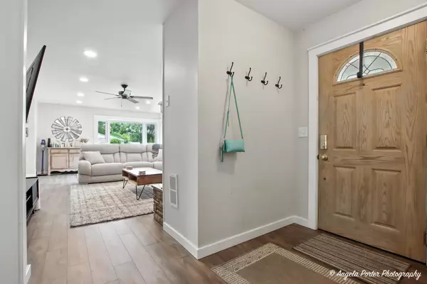 Johnsburg, IL 60051,1405 Bayview DR
