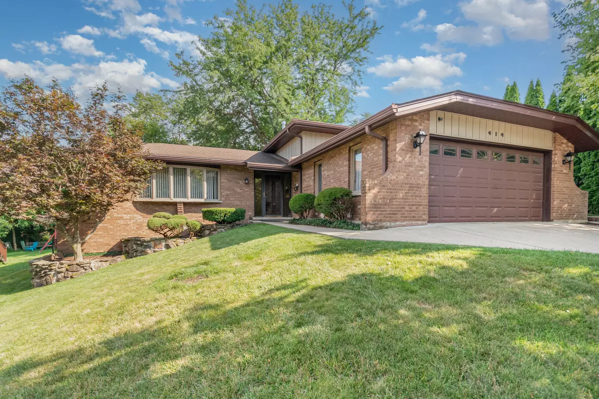 Lemont, IL 60439,414 Hillview CT