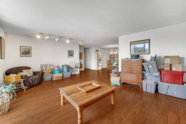 Lisle, IL 60532,4721 Saint Joseph Creek RD #4A