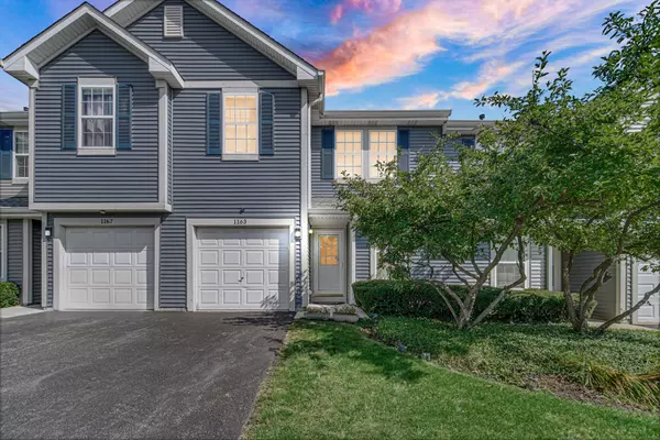 1163 Whispering Hills DR, Naperville, IL 60540