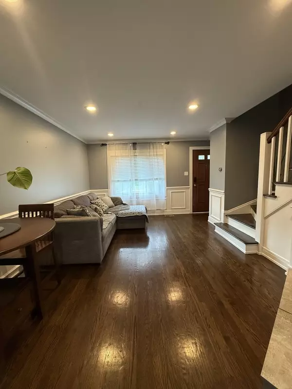 Chicago, IL 60638,6415 S lorel AVE #4