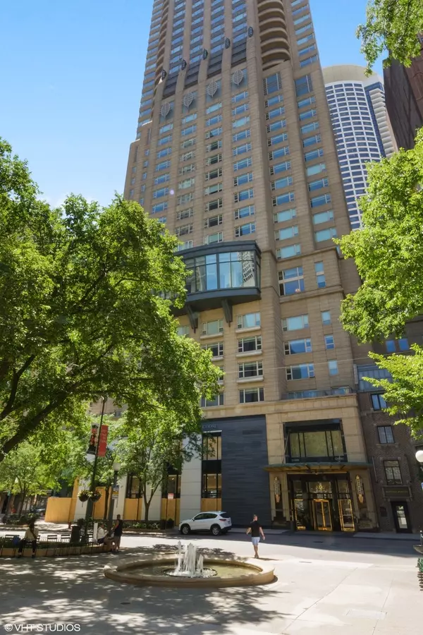 800 N Michigan AVE #3502, Chicago, IL 60611