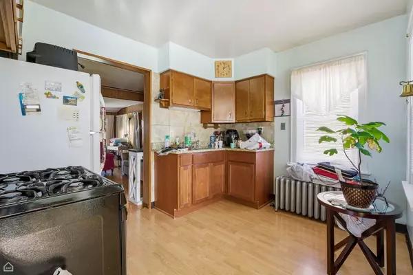 Chicago, IL 60641,5015 W CORNELIA AVE