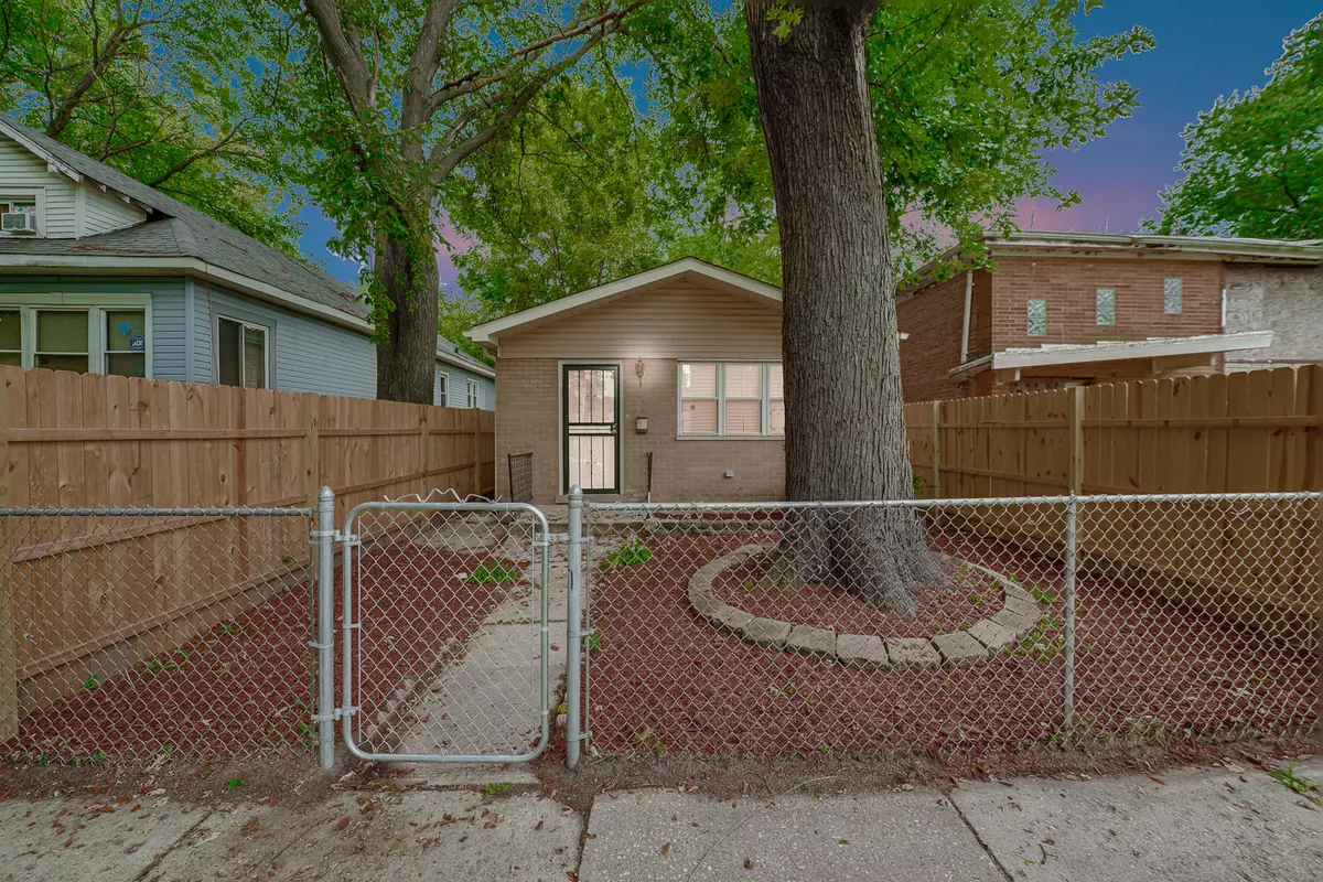 Chicago, IL 60628,255 W 117th ST