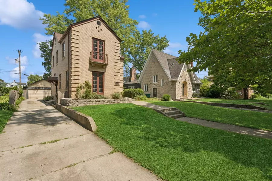 807 Sherwood PL, Joliet, IL 60435