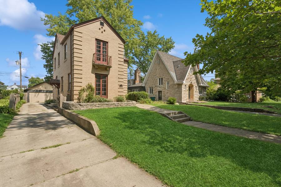 807 Sherwood PL, Joliet, IL 60435