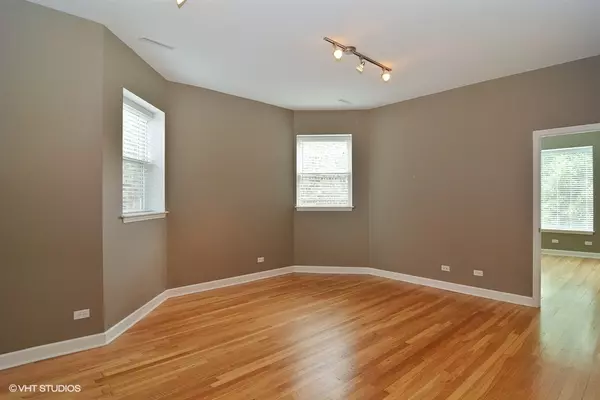Chicago, IL 60647,2307 N Springfield AVE #2