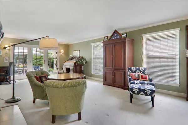 Bloomington, IL 61701,17 Sunset RD