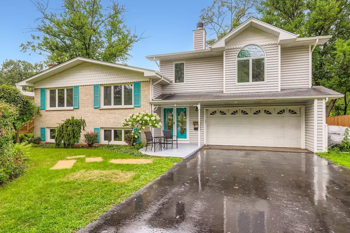 Lisle, IL 60532,5904 Elm ST