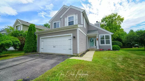 681 E Peachtree LN, Round Lake Beach, IL 60073