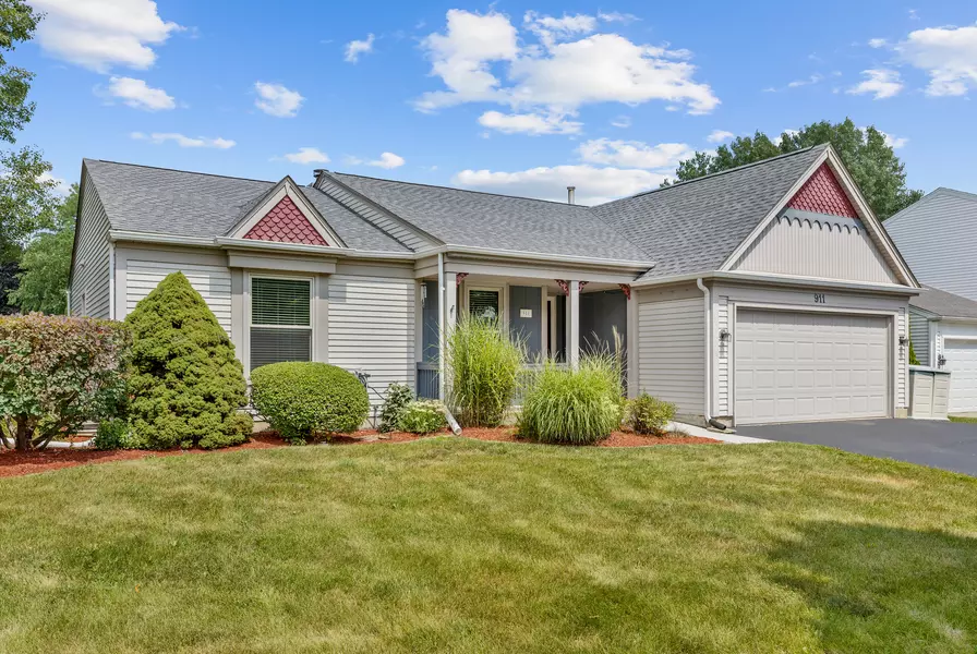 911 Royal Glen LN, Carol Stream, IL 60188