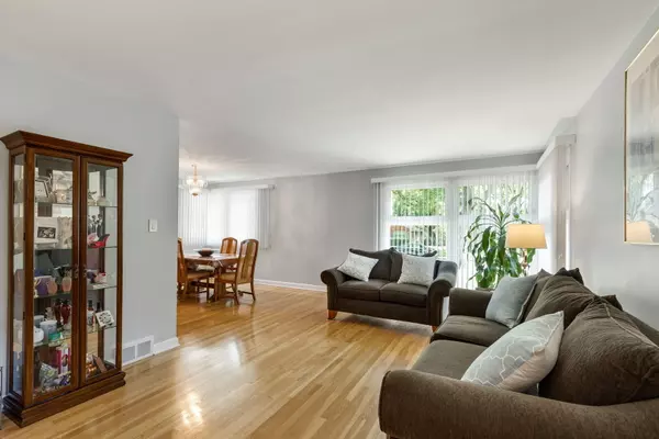 Evanston, IL 60202,826 Brown AVE